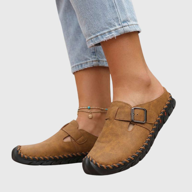 Mary | Buckle Clogs
