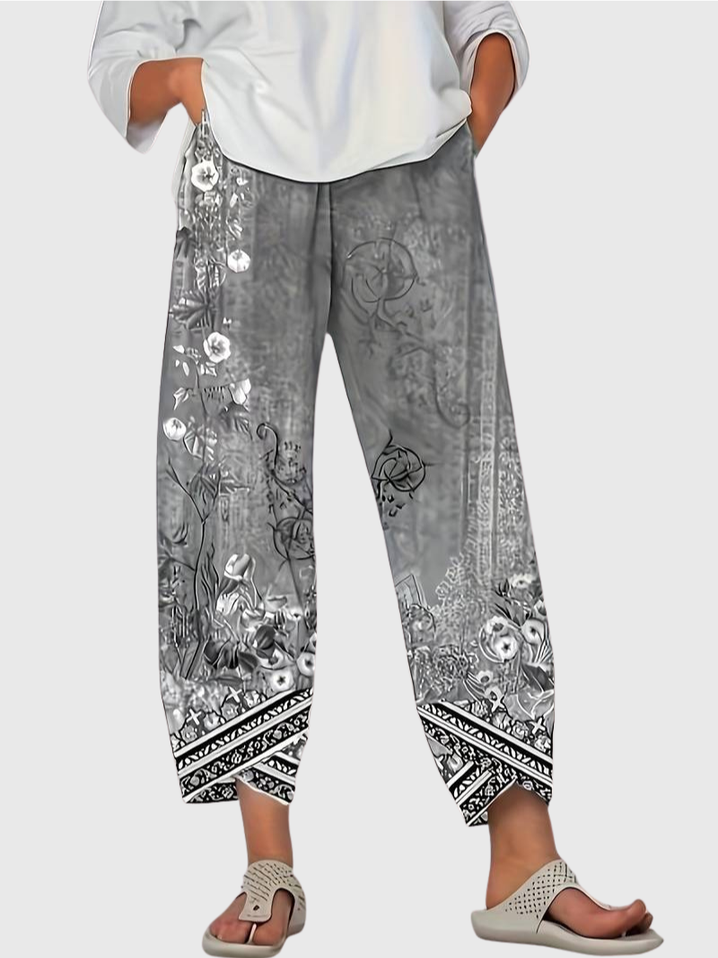 Natasha | Vintage Floral Capri Pant With Elastic Waist