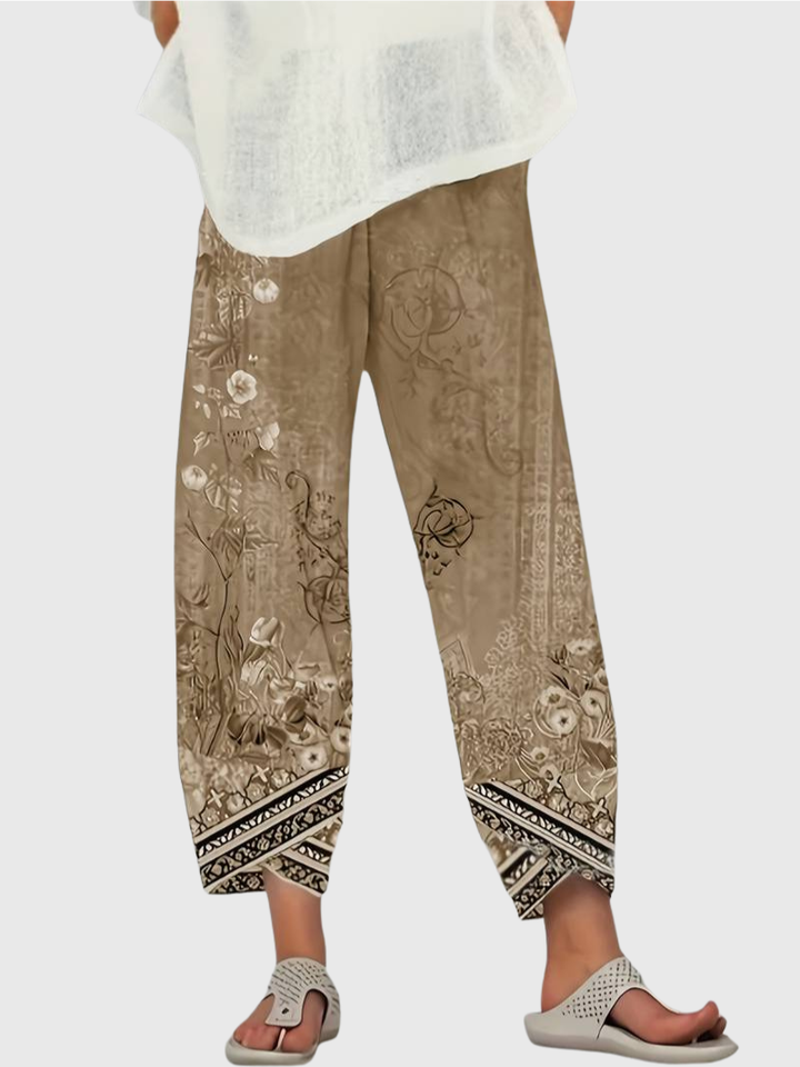 Natasha | Vintage Floral Capri Pant With Elastic Waist