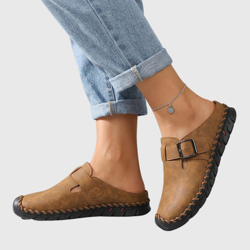 Mary | Buckle Clogs