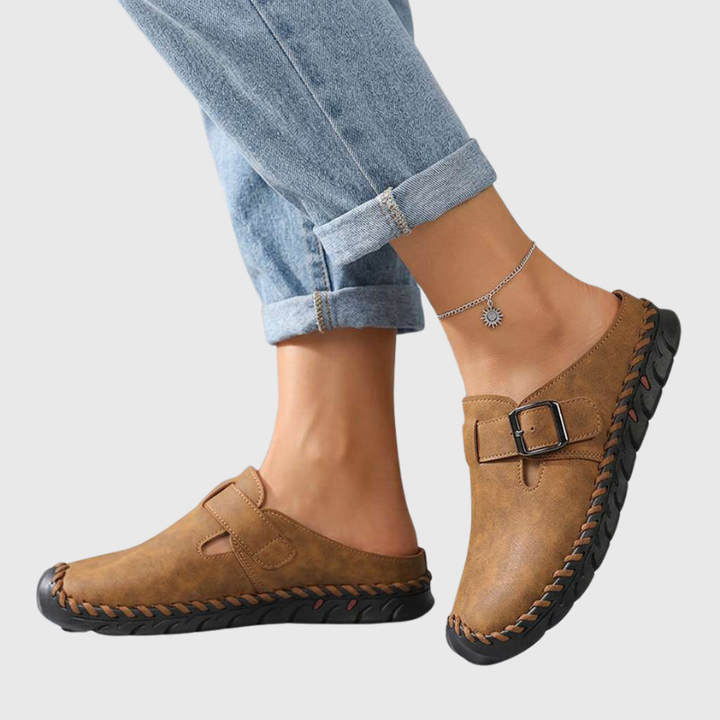 Mary | Buckle Clogs