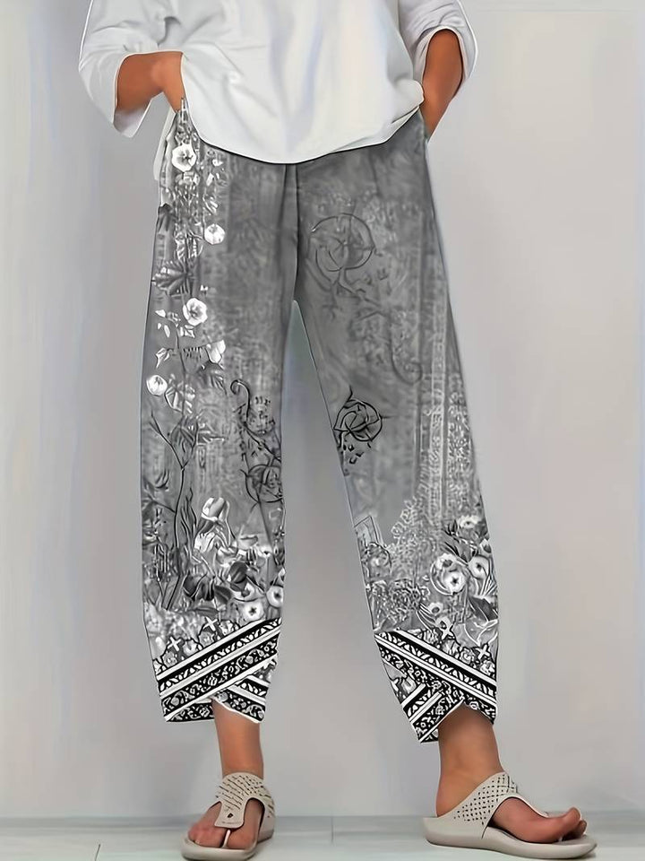 Natasha | Vintage Floral Capri Pant With Elastic Waist