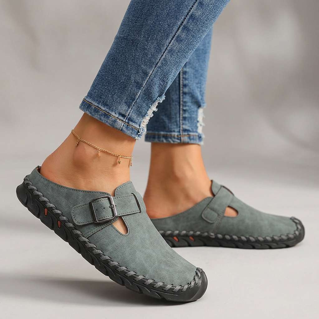 Mary | Buckle Clogs