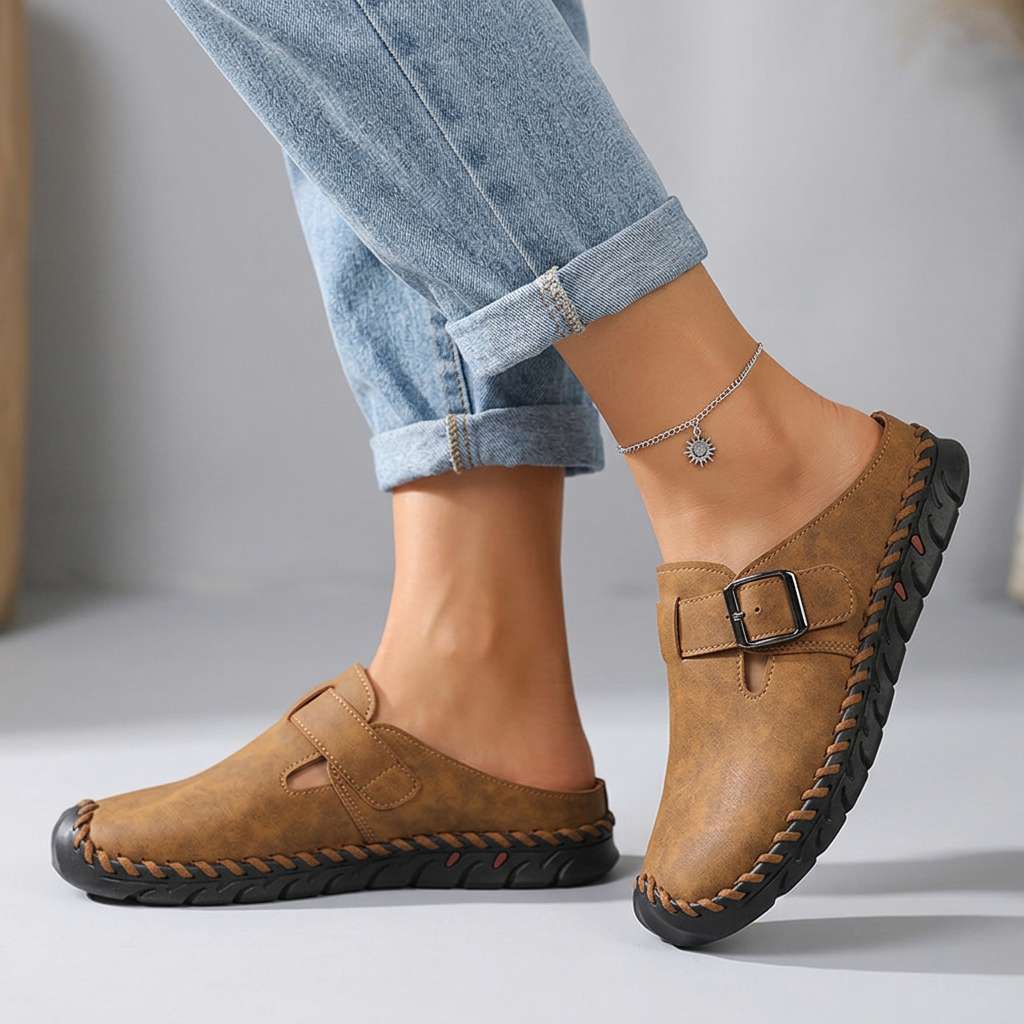 Mary | Buckle Clogs